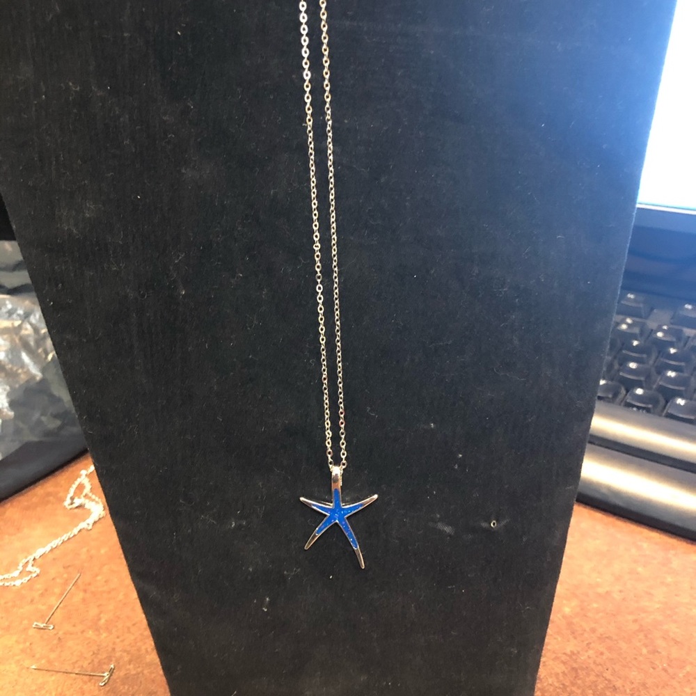 Beautiful starfish costume jewelry necklace